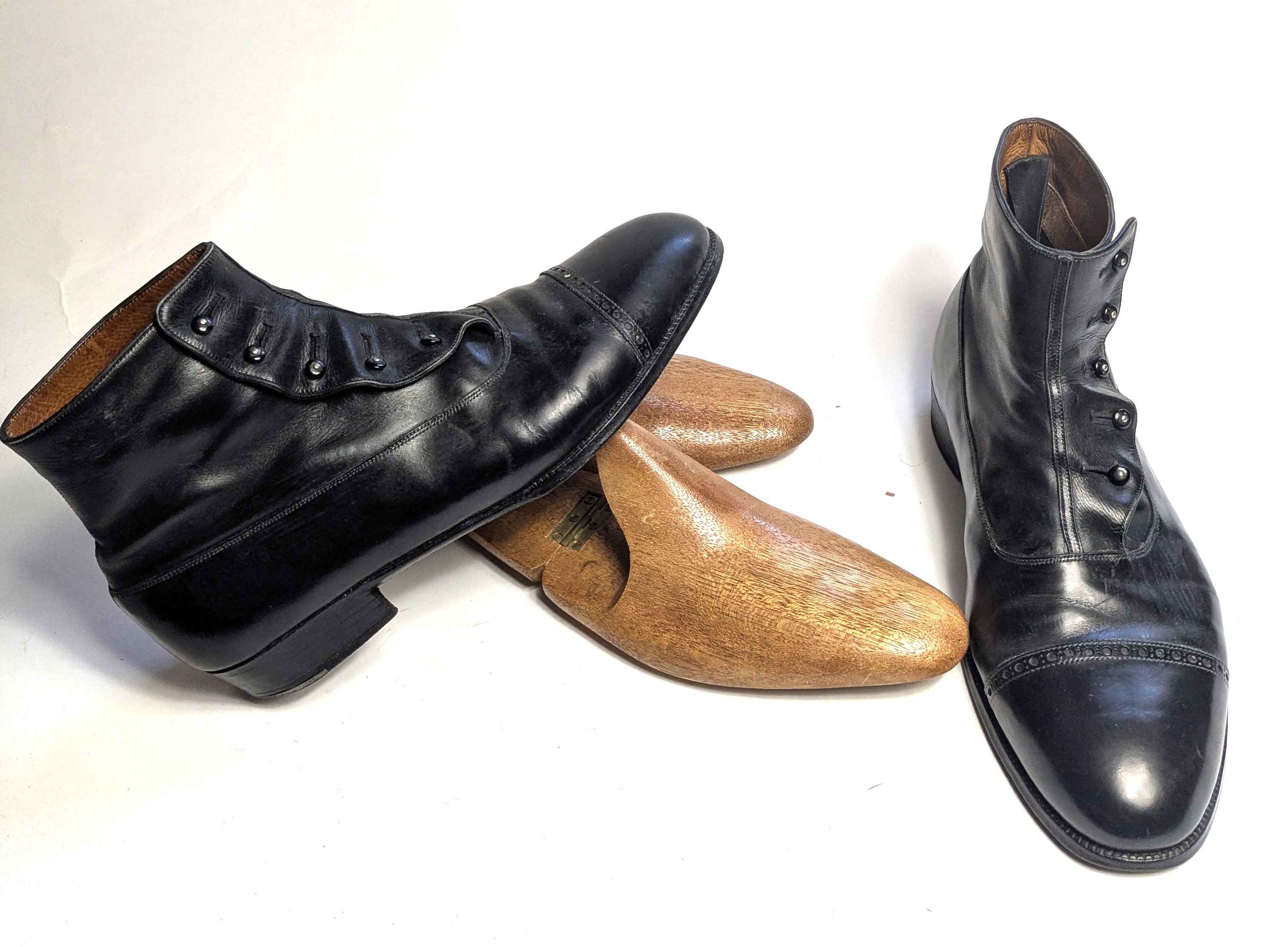 JOHN LOBB